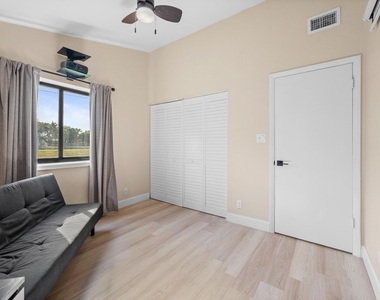 11197 Nw 37th Street - Photo Thumbnail 13