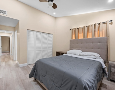 11197 Nw 37th Street - Photo Thumbnail 10