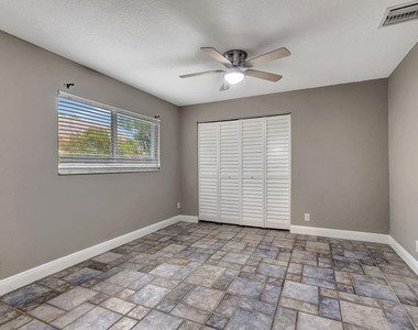 1402 Cormorant Road - Photo Thumbnail 16