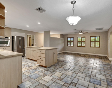 1402 Cormorant Road - Photo Thumbnail 5