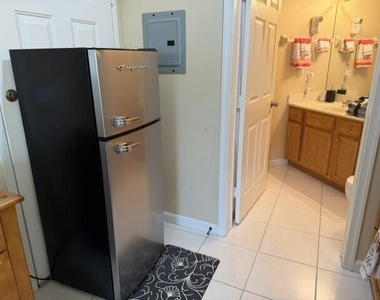 8290 Mulligan Circle - Photo Thumbnail 10