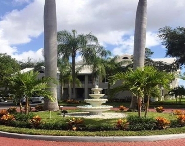 2841 N Oakland Forest Drive - Photo Thumbnail 13