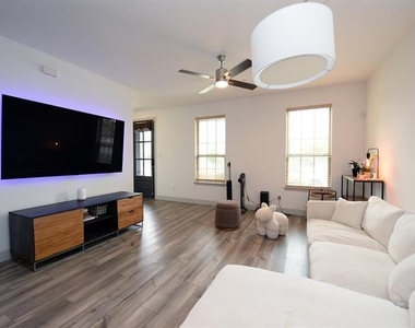 8516 Dynasty Lane - Photo Thumbnail 1