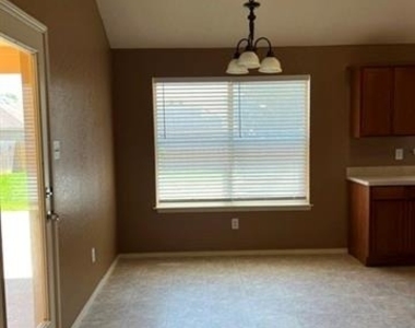 9512 Chiefton Way - Photo Thumbnail 2
