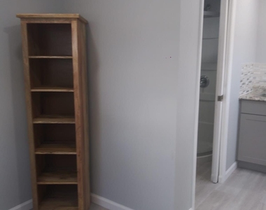 1133 Ne 15th Avenue - Photo Thumbnail 2