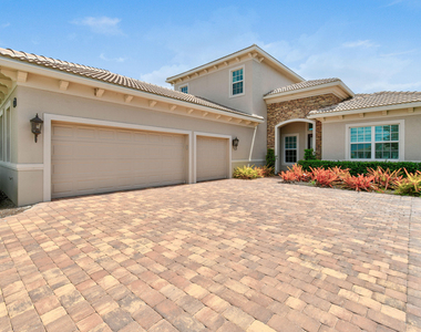 9019 Sw Terzi Way - Photo Thumbnail 3