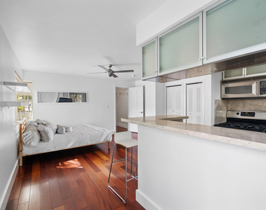 741 6th Street - Photo Thumbnail 2