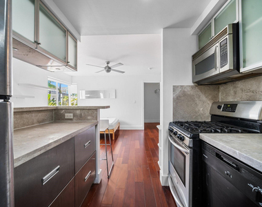 741 6th Street - Photo Thumbnail 8