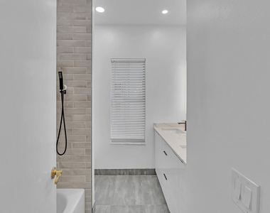 3420 Washington Lane - Photo Thumbnail 17