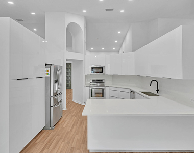 3420 Washington Lane - Photo Thumbnail 8