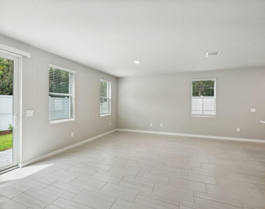 423 Salisbury Circle - Photo Thumbnail 1