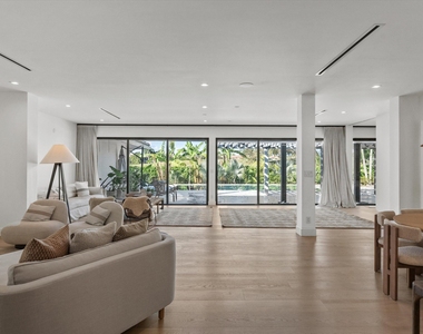 11685 Maidstone Drive - Photo Thumbnail 7