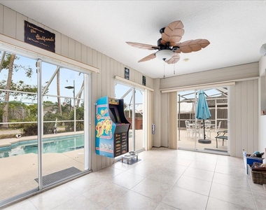 279 Sw Glenwood Drive - Photo Thumbnail 7