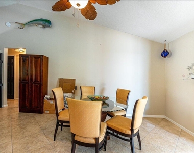 279 Sw Glenwood Drive - Photo Thumbnail 10