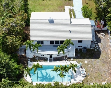 115 Dolphin Road - Photo Thumbnail 3
