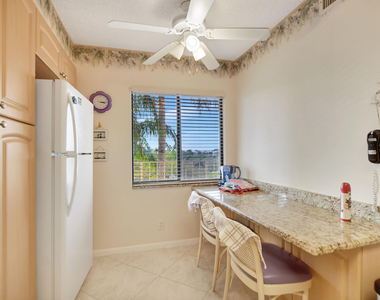 7310 Ashford Place - Photo Thumbnail 10