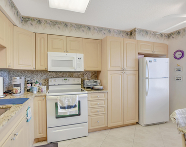 7310 Ashford Place - Photo Thumbnail 8