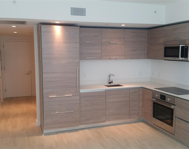 1300 S Miami Avenue - Photo Thumbnail 1