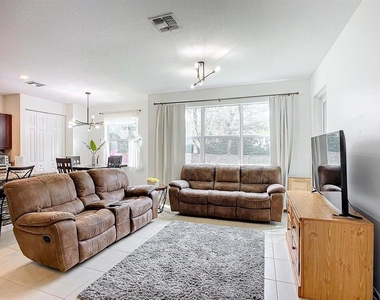 11931 Sw Crestwood Circle - Photo Thumbnail 12