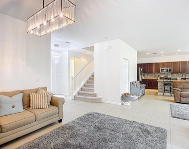 11931 Sw Crestwood Circle - Photo Thumbnail 5