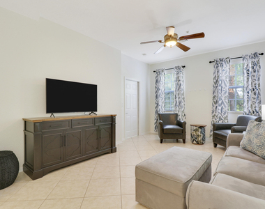 123 E Thatch Palm Circle - Photo Thumbnail 5