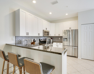 123 E Thatch Palm Circle - Photo Thumbnail 8