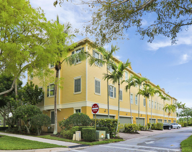 123 E Thatch Palm Circle - Photo Thumbnail 25