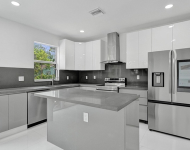 1215 W Las Olas Boulevard - Photo Thumbnail 7