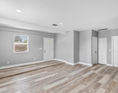 510 56th Street - Photo Thumbnail 5