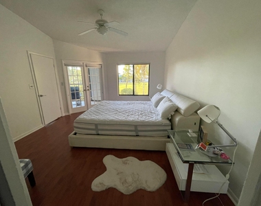 7473 Glendevon Lane - Photo Thumbnail 14