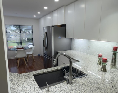 7473 Glendevon Lane - Photo Thumbnail 11