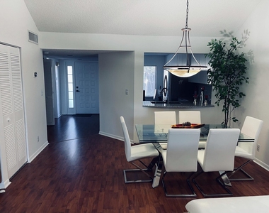 7473 Glendevon Lane - Photo Thumbnail 8