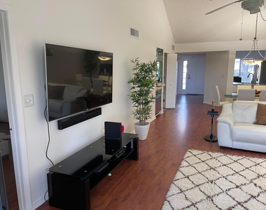 7473 Glendevon Lane - Photo Thumbnail 23