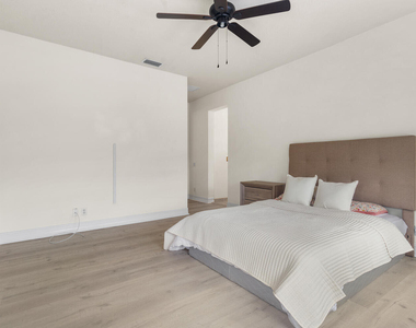 544 Edgebrook Lane - Photo Thumbnail 35