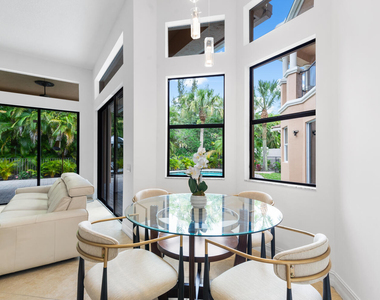 544 Edgebrook Lane - Photo Thumbnail 16