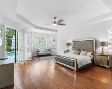 544 Edgebrook Lane - Photo Thumbnail 29