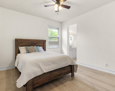 544 Edgebrook Lane - Photo Thumbnail 40