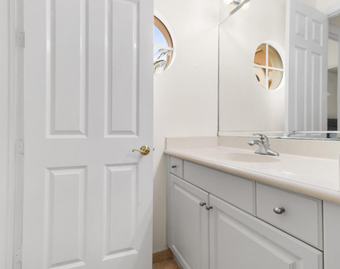 544 Edgebrook Lane - Photo Thumbnail 36