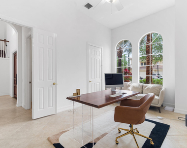 544 Edgebrook Lane - Photo Thumbnail 11