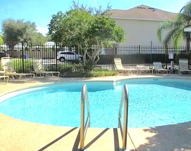 1112 Andrew Aviles Circle - Photo Thumbnail 6