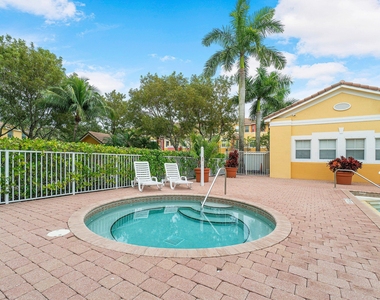 1008 Sw Shoma Drive - Photo Thumbnail 29