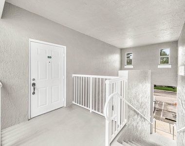 1008 Sw Shoma Drive - Photo Thumbnail 3