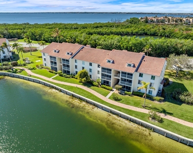 4452 Ne Ocean Boulevard - Photo Thumbnail 24
