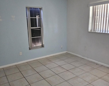 1002 Mcintosh Street - Photo Thumbnail 7