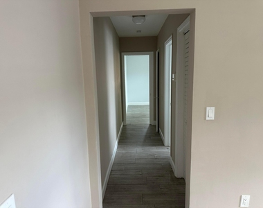 2400 Park Avenue - Photo Thumbnail 14