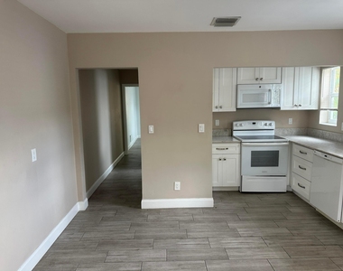 2400 Park Avenue - Photo Thumbnail 13