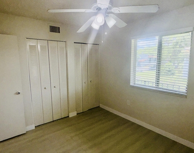 6106 Forest Hill Boulevard - Photo Thumbnail 18