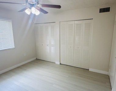 6106 Forest Hill Boulevard - Photo Thumbnail 8