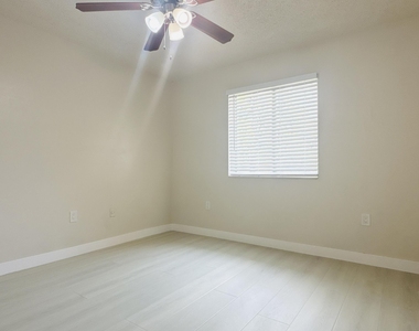 6106 Forest Hill Boulevard - Photo Thumbnail 16
