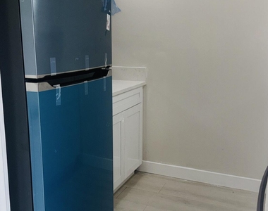 6106 Forest Hill Boulevard - Photo Thumbnail 4
